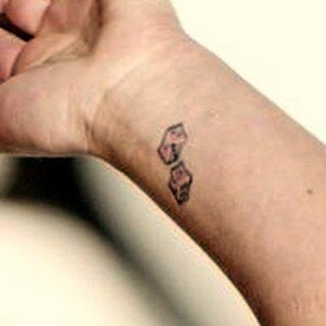 Tatouage : deux dés - Britney Spers